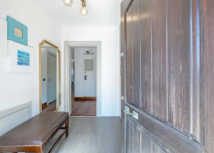 Elegant Private Pool & Stunning Views *