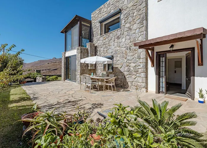 Villa Elegant Private Pool & Stunning Views *