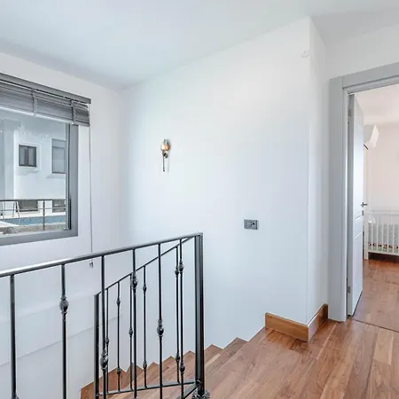 Elegant Private Pool & Stunning Views Villa *