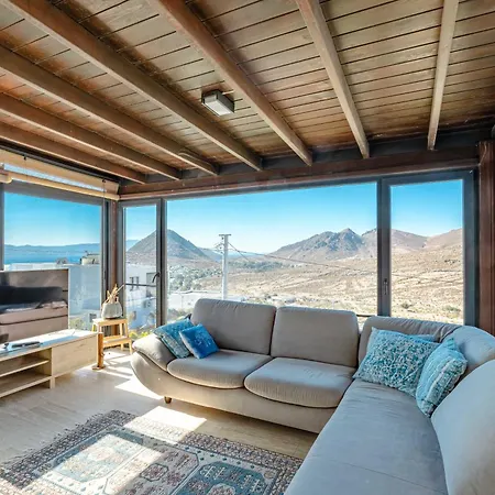 Elegant Private Pool & Stunning Views Willa