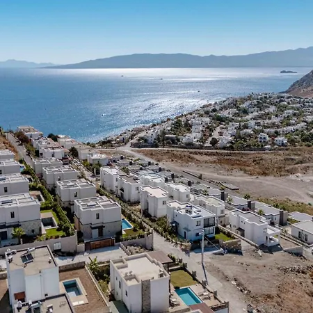 Villa Elegant Private Pool & Stunning Views *