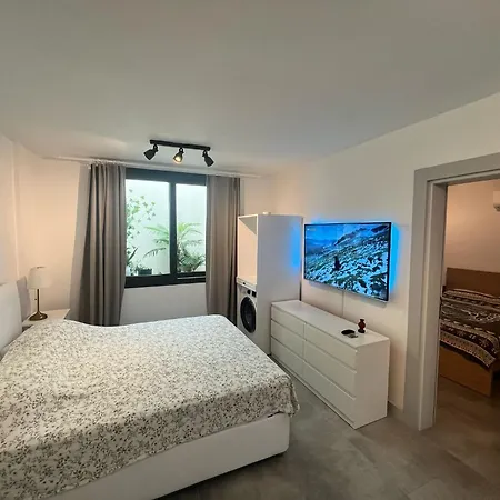 Elegant Private Pool & Stunning Views Willa