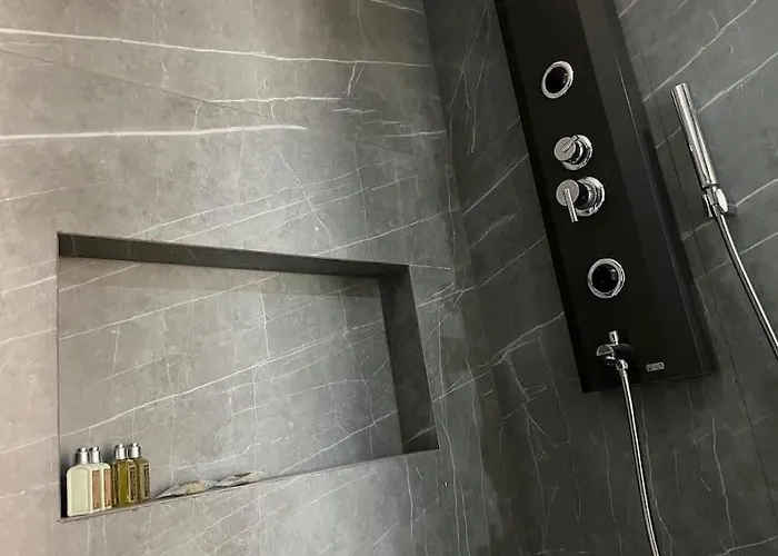 Elegant Private Pool & Stunning Views Villa