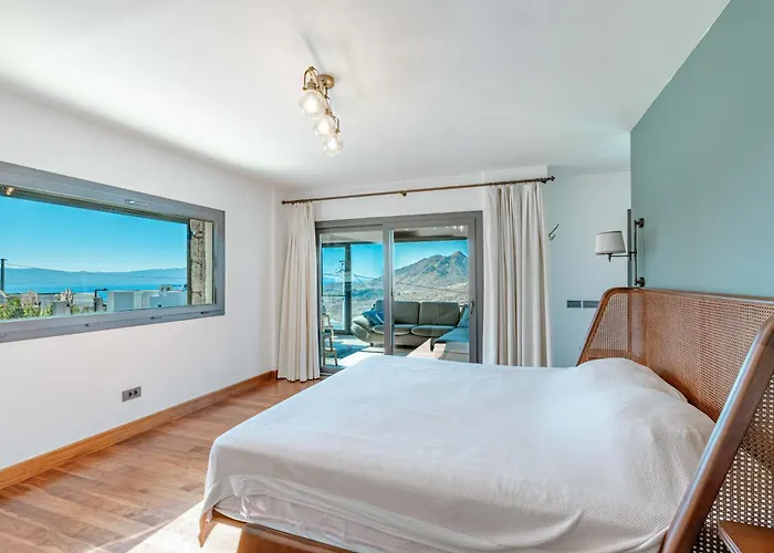 Elegant Private Pool & Stunning Views