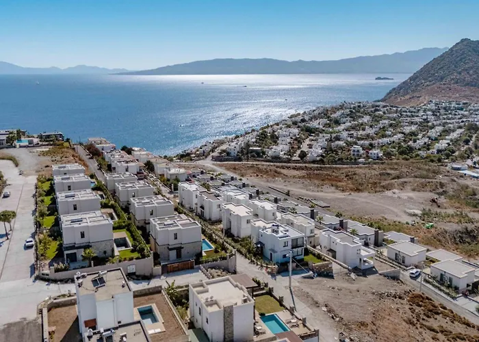 Vila Elegant Private Pool & Stunning Views *