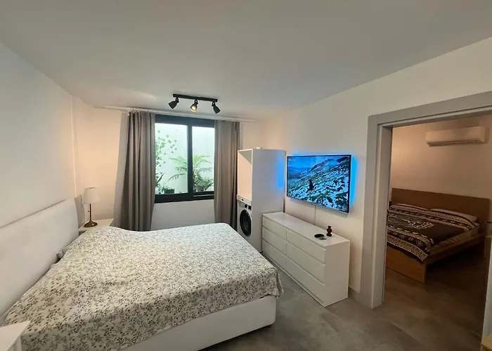 Elegant Private Pool & Stunning Views Vila