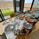 Elegant Private Pool & Stunning Views